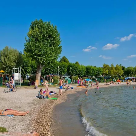 Feriehus Small Of Only 18 With Swimming Pool Lazise