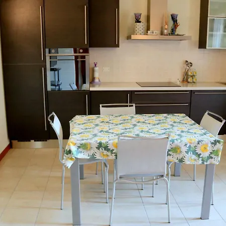 度假居 Small Of Only 18 With Swimming Pool *